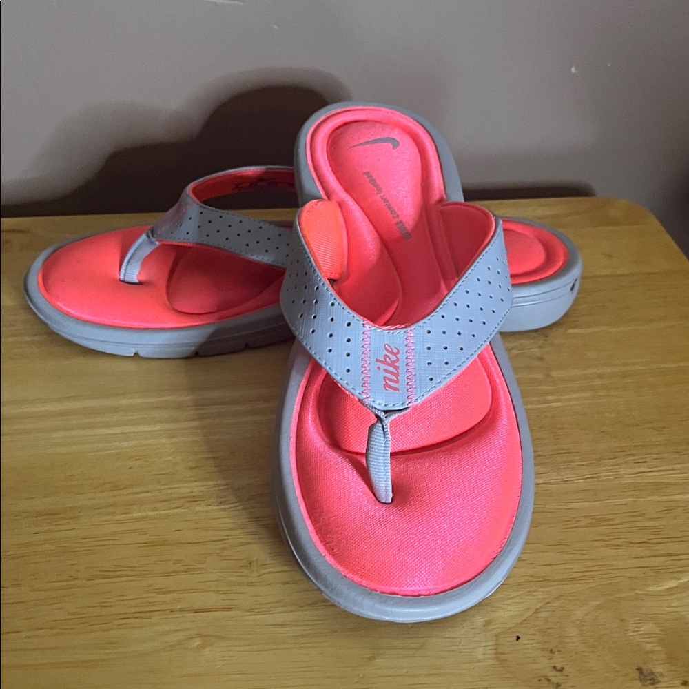 😄Nike hot pink sandals flip flops